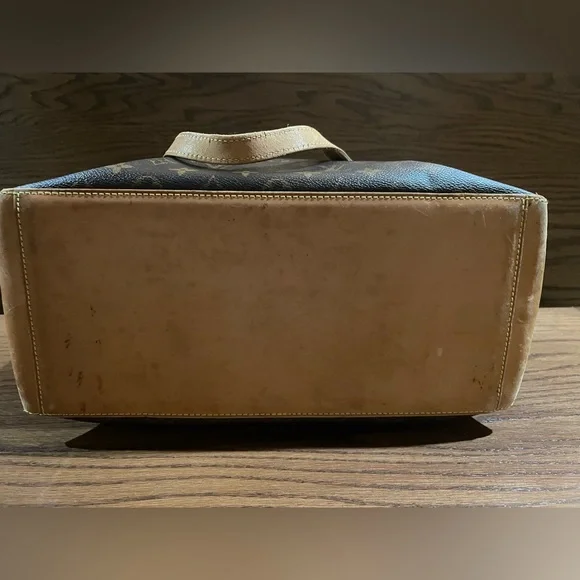 LV Cabas Mezzo - Picture 10 of 15